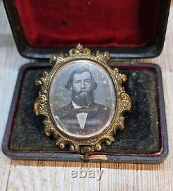 Antique Victorian 10K Gold Portrait Mourning Pin Brooch with Box