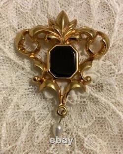 Antique Victorian Mourning JewelryBroochesPinWatchHat PinsShoulder Jewelry