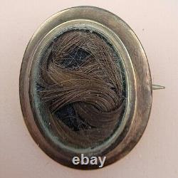 Sweet Victorian 14K Gold Oval Brooch With Brown Locks Of Hair 3 Gr C. 1830-1870's